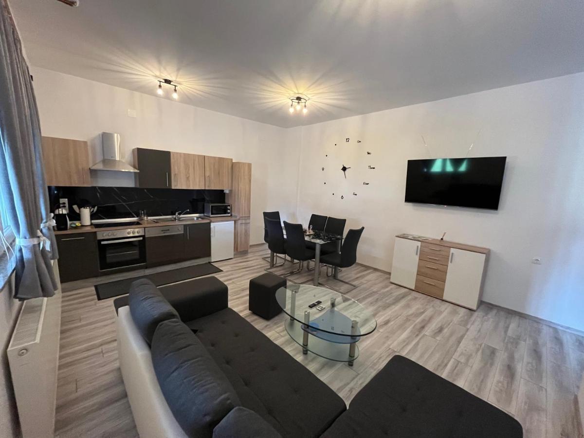 Apartment Tilia Otočac Buitenkant foto